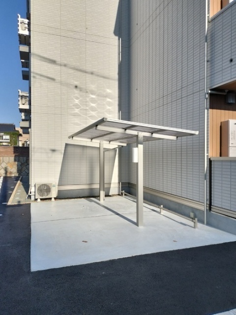 拡大写真:セントラルヒルズ 2階202の駐輪場