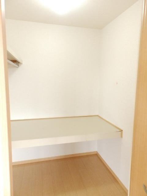 拡大写真:カントリーヒルズ東岐波 2階202の内観
