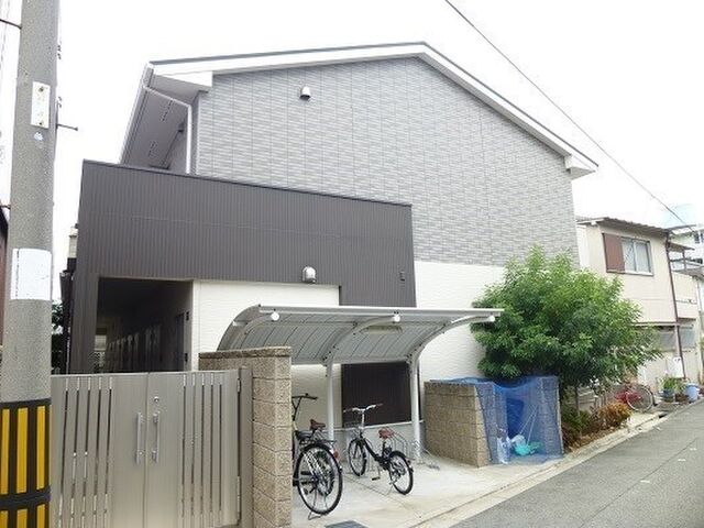 ブレーブエムズの外観