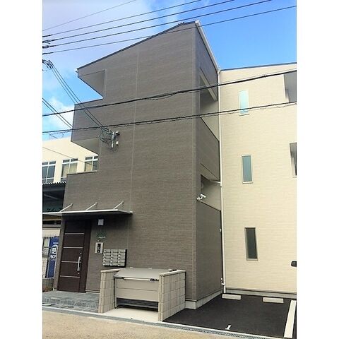 アンプルールフェール今津の外観