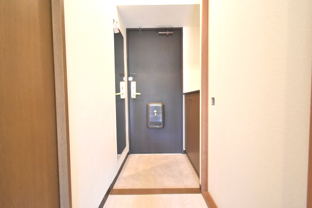 拡大写真:パークモダン新大阪 4階407の玄関