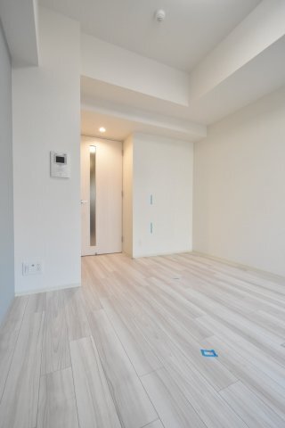 拡大写真:プレサンス大阪都島エレナード 3階305の居間