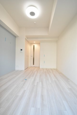 拡大写真:プレサンス大阪都島エレナード 3階305の居間