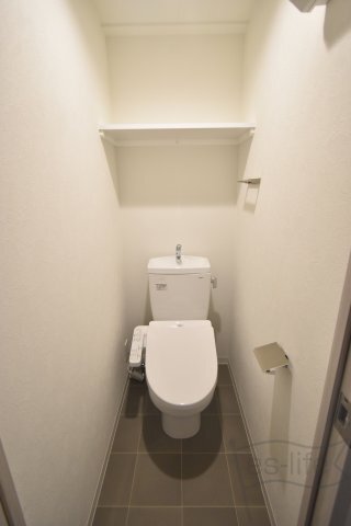 拡大写真:プレサンス塚本ベラビィ 11階1101のトイレ
