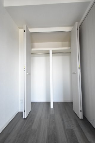 拡大写真:プレサンス塚本ベラビィ 11階1101の収納