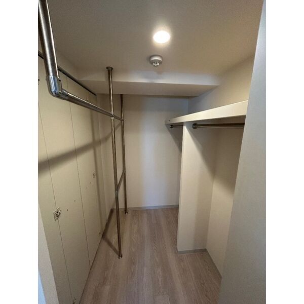 拡大写真:WORVE吹田江坂 6階604の収納
