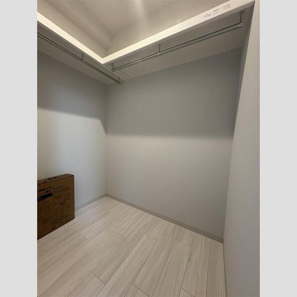 拡大写真:Alivis三国本町 2階204の収納