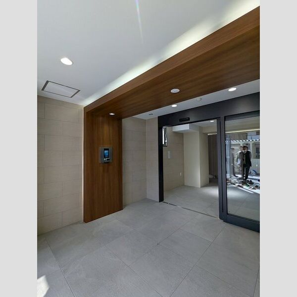 拡大写真:GRAN PASEO 江坂 8階802のエントランス