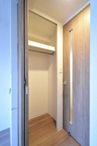 拡大写真:プレサンス塚本駅前 10階1002の収納
