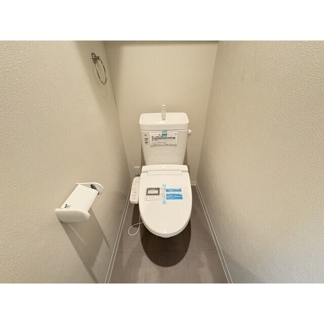 拡大写真:仮称)吹田市豊津新築 3階301のトイレ
