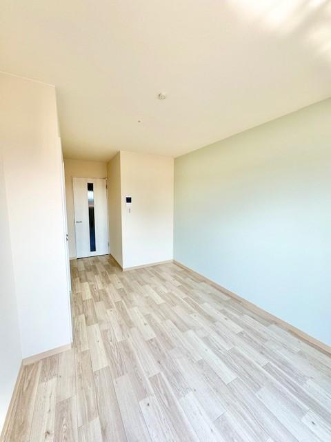 拡大写真:みおつくし守口 2階207の居間