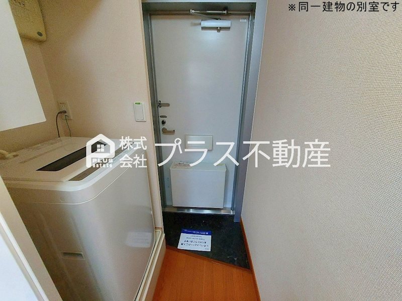 拡大写真:レオパレスヴィレッジナカムラI 2階209の玄関