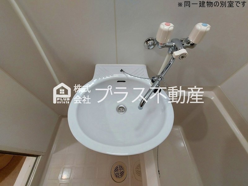 拡大写真:レオパレスヴィレッジナカムラI 2階209の洗面所