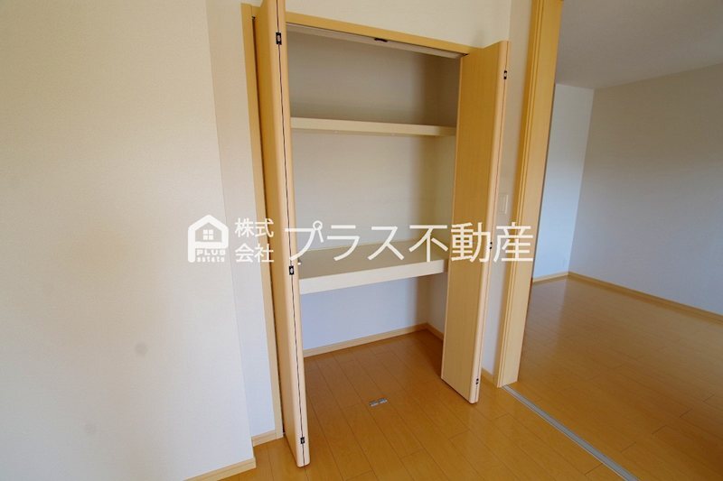 拡大写真:ファミーユ・H1 2階203の収納