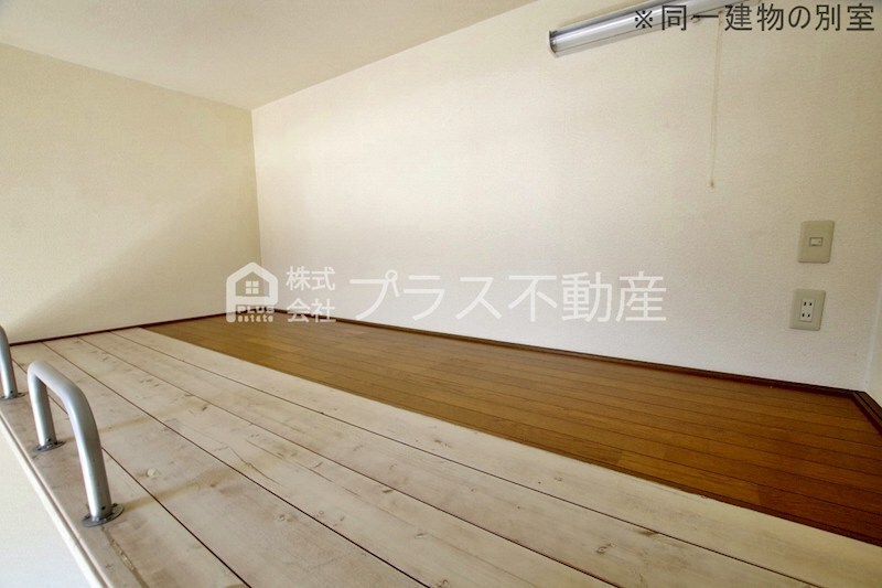拡大写真:レオパレス直方 2階206のベッドルーム