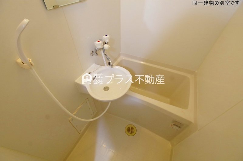 拡大写真:レオパレスStanza 2階208の風呂