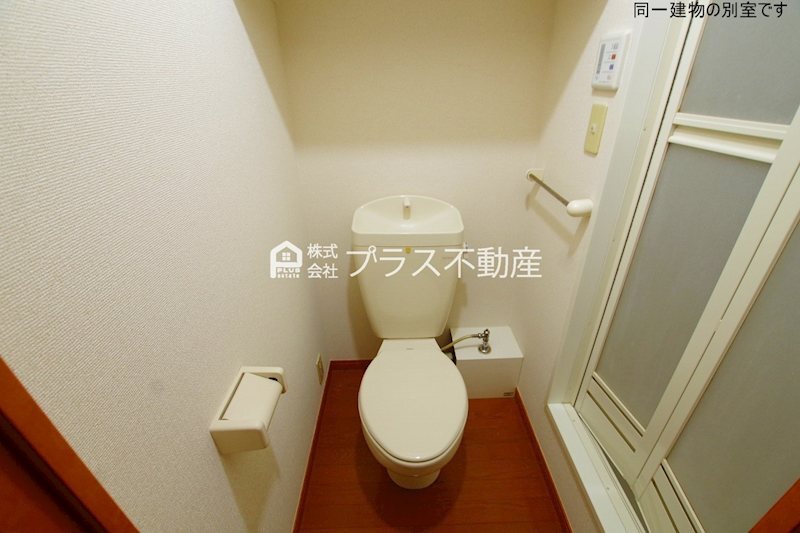 拡大写真:レオパレスStanza 2階210のトイレ