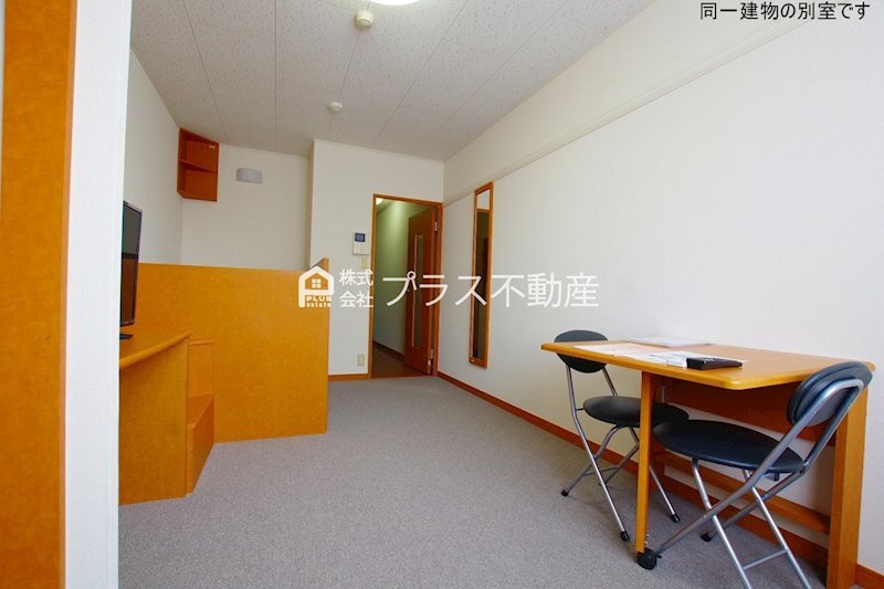 拡大写真:レオパレスStanza 2階210のリビング