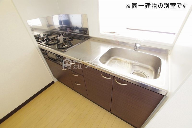 拡大写真:レオネクストエスペランサ 2階205のキッチン