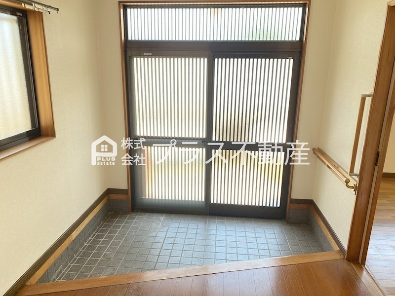 拡大写真:山部戸建 1階K1の玄関