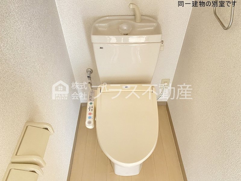 拡大写真:LION Hikari 2階203のトイレ