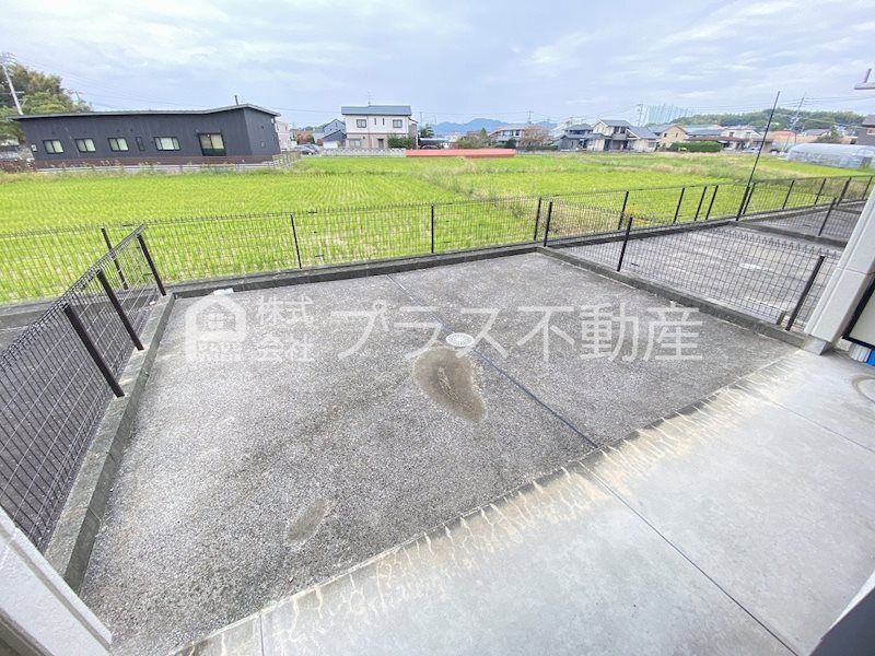 拡大写真:スローハンド弐番館 1階102のバルコニー・ベランダ