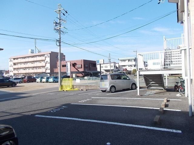 拡大写真:岐南ハイツA 2階205のカースペースがあります