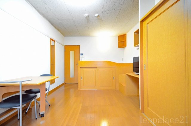 拡大写真:レオパレスウヌマ 2階205の1F仕様。設備・仕様は号室により異なる為、現況を優先致します
