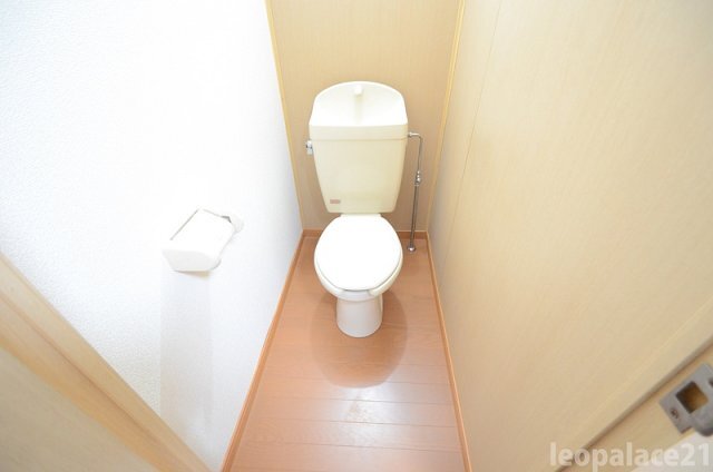 拡大写真:レオパレス紀峰第1 1階102のトイレ
