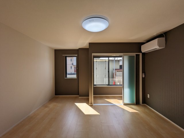 拡大写真:シャン リヴィエール24 1階103の居間