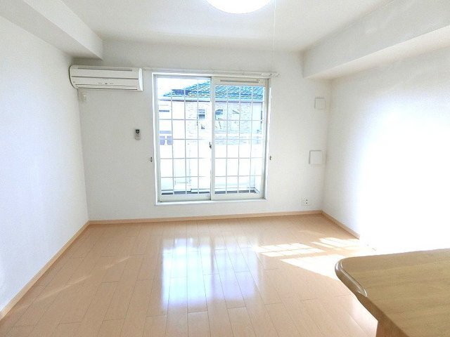 拡大写真:グラシアス 2階203の内装もきれいです
