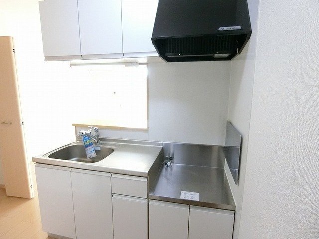 拡大写真:グラシアス 2階203のキッチンです