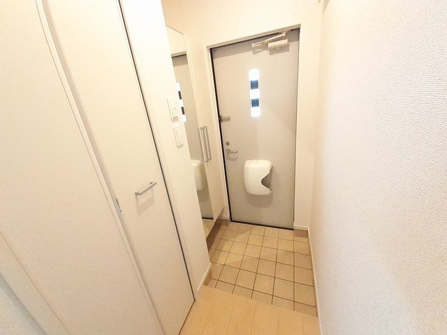 拡大写真:Makapu’u Ⅱ(マカプゥ 1階101のきれいな玄関です