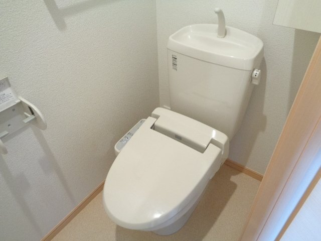 拡大写真:アルバーダ 2階201のトイレも気になるポイント