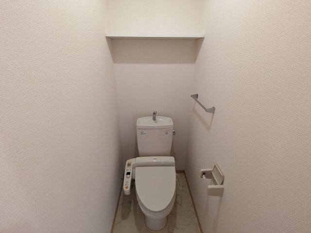 拡大写真:ハイツさくら 1階101のトイレ