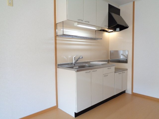 拡大写真:フォレストPARK B 2階203のお料理しやすいキッチンです