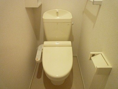 拡大写真：ギャラクシー鵜沼Ｂ 2階205のトイレです