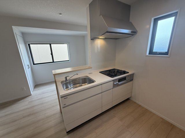 拡大写真:三井北町3丁目戸建 1階1のキッチン