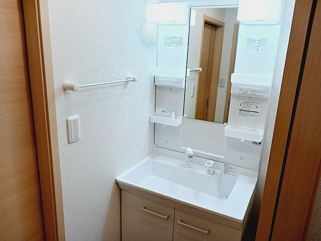 拡大写真:リヴァー アンジュB 2階201の使いやすい洗面所です