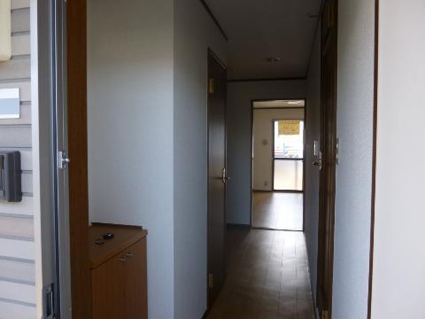 拡大写真:アンフィニ大澤 AB 1階B101の廊下