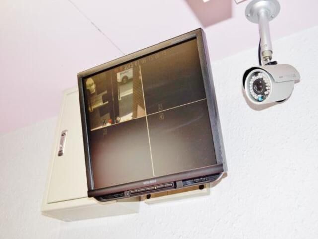 拡大写真:日世ハイツ 4階403の防犯カメラ