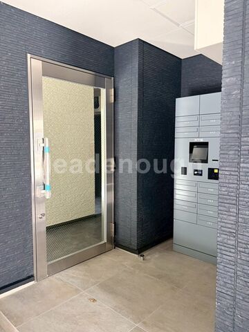 拡大写真:CASA PINO SOLO 3階302の外観