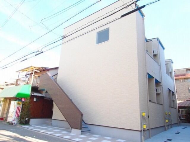 フローレス壱番館の外観