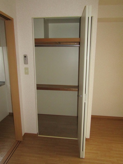 拡大写真:モルゲン北花田 1階103の内観