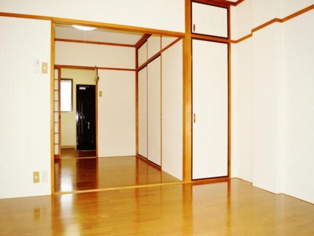 拡大写真:日世ハイツ 4階403の内観