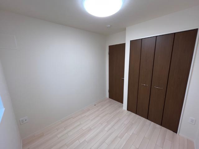 拡大写真:岡山市北区高松 2階201の洋室