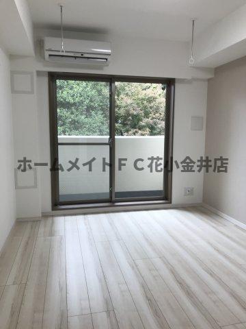 拡大写真:クレヴィスタ練馬武蔵関 2階209のゆったりとした居間です