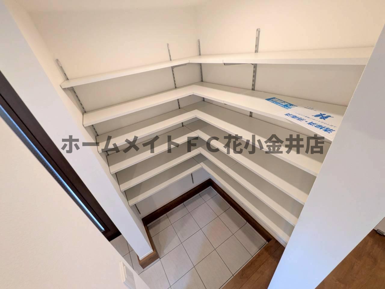 拡大写真:西東京市富士町4丁目 3階101の玄関収納