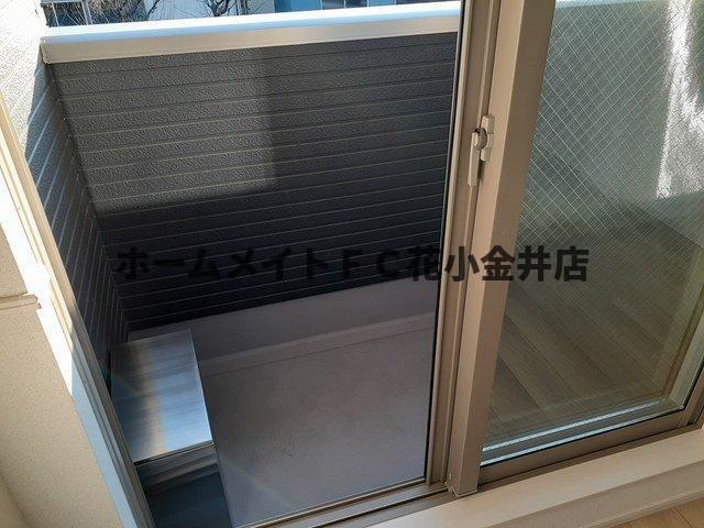 拡大写真:シオン 2階203のバルコニーがあります