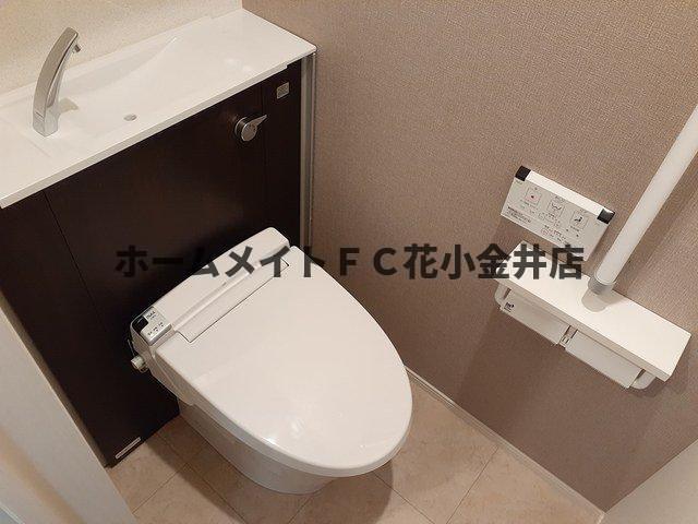 拡大写真:シオン 2階203のコンパクトで使いやすいトイレです